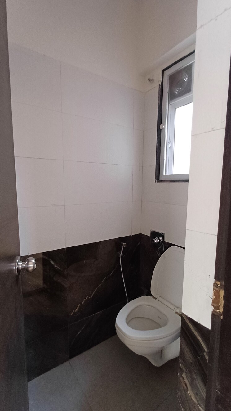 Attached Bathroom, stg-atlantis 2 Bedroom 690 Sq.Ft. Apartment In Panch Pakhadi Thane 9175280