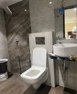 Bathroom in 2.5 BHK Apartment at Veena Saaz, Kandivali East – for Sale