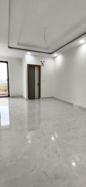 Room in 4 BHK Villa at Jagatpura – for Sale