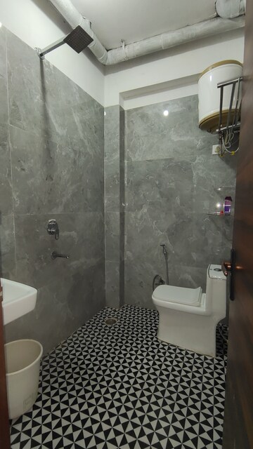 Bathroom in 2 BHK Builder Floor at Palm Residency Chhatarpur, Chattarpur – for Rent