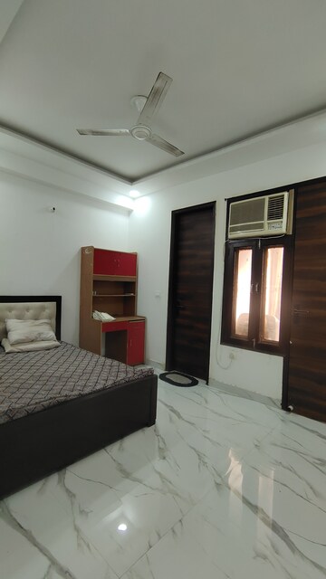 Bedroom in 2 BHK Builder Floor at Palm Residency Chhatarpur, Chattarpur – for Rent