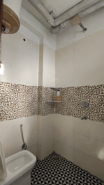 Bathroom in 2 BHK Builder Floor at Palm Residency Chhatarpur, Chattarpur – for Rent