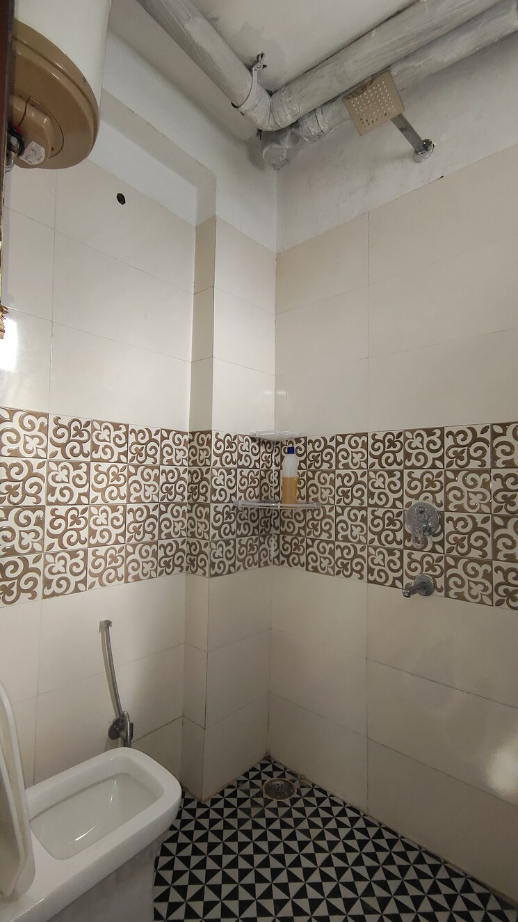 Bathroom, palm-residency-chhatarpur 2 Bedroom 810 Sq.Ft. Builder Floor In Chattarpur Delhi 9175345