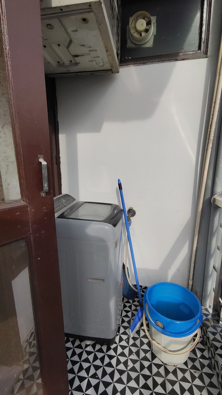 Bathroom, palm-residency-chhatarpur 2 Bedroom 810 Sq.Ft. Builder Floor In Chattarpur Delhi 9175345