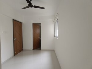 Room in 3.5 BHK Apartment at Moreshwar 19 East, Nerul – for Sale