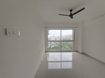 Room in 3.5 BHK Apartment at Moreshwar 19 East, Nerul – for Sale