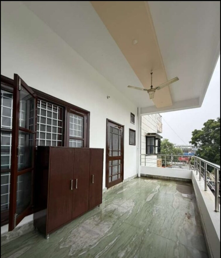 Balcony, balliwala 3 Bedroom 2400 Sq.Ft. Builder Floor In Balliwala Dehradun 9175364