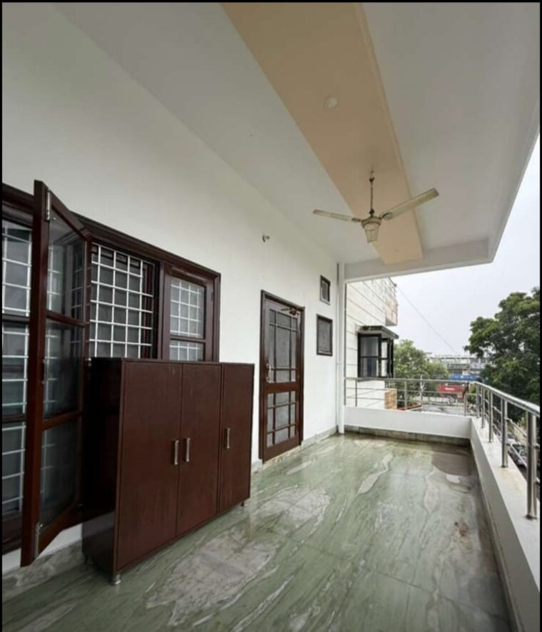 Balcony, balliwala 3 Bedroom 2400 Sq.Ft. Builder Floor In Balliwala Dehradun 9175364