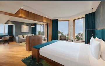 Bedroom in 4 BHK Apartment at Thakur Jewel Tower, Kandivali East – for Sale