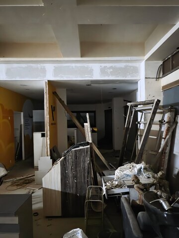 Team Area in  Showroom at Damodar Bhavan Vileparle, Vile Parle West – for Rent