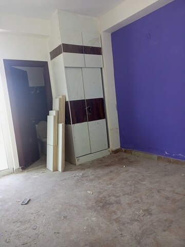 Room in 2 BHK Builder Floor at Kritak Modern Apartments, Sector 73 – for Sale