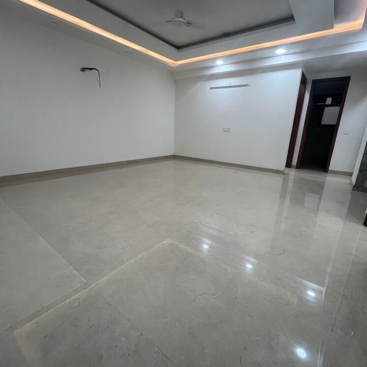 Room, chattarpur 3 Bedroom 130 Sq.Yd. Builder Floor In Chattarpur Delhi 9175445