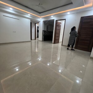 Parking in 3 BHK Builder Floor at Chattarpur – for Sale