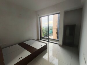 Room in 2 BHK Apartment at Godrej Seven, Joka – for Sale