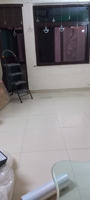Room in 2 BHK Apartment at Ip Extension – for Rent