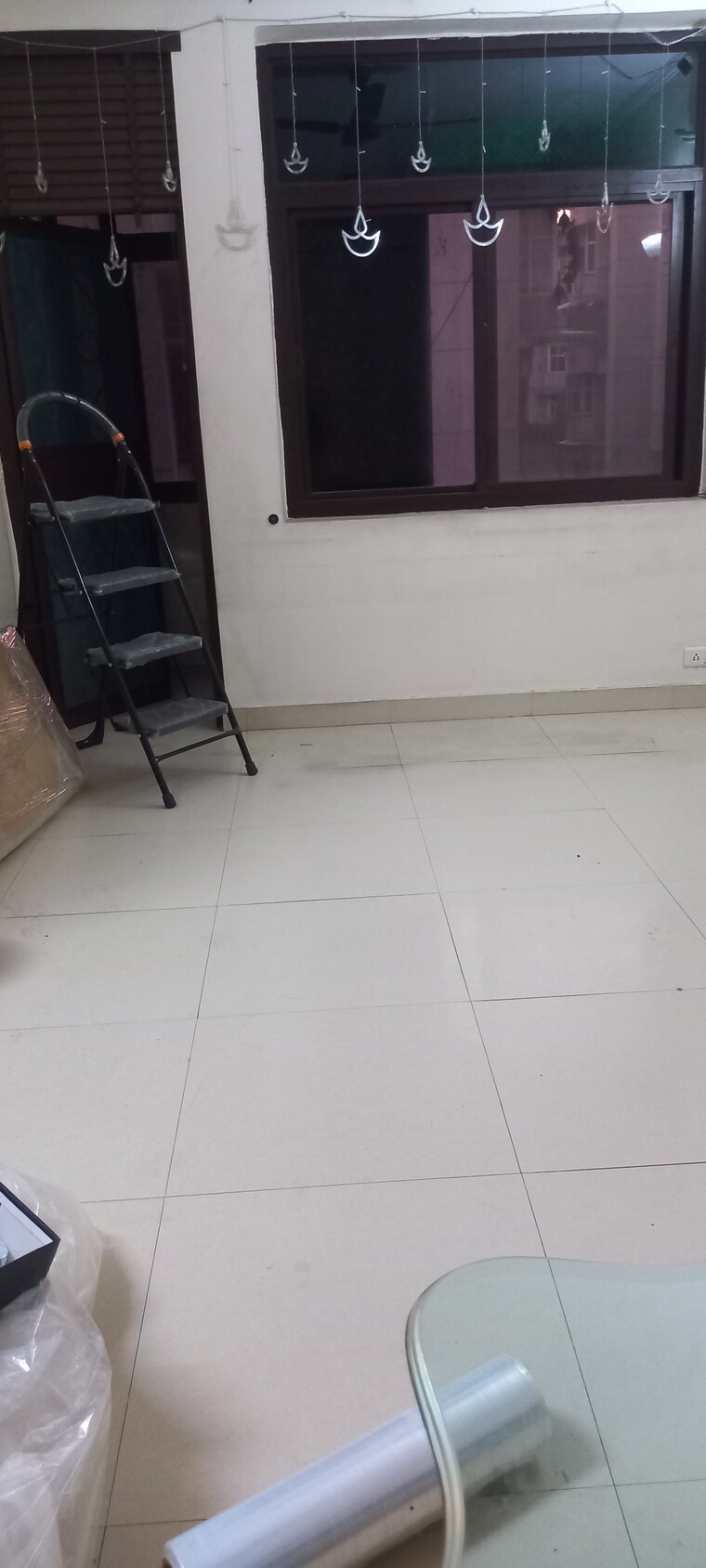 Room, ip extension 2 Bedroom 1000 Sq.Ft. Apartment In Ip Extension Delhi 9175456