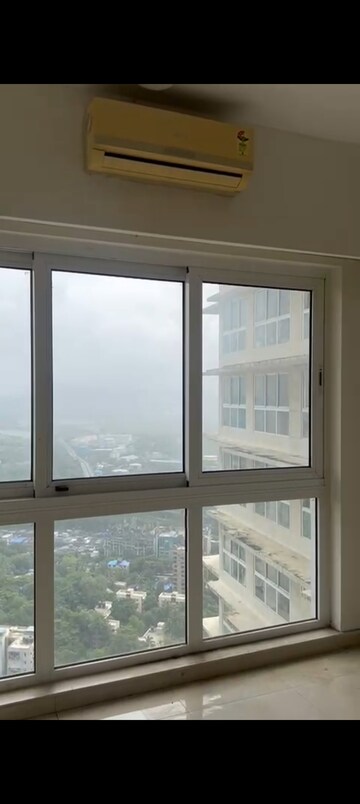 Room in 2 BHK Apartment at LnT Realty Crescent Bay, Parel – for Rent
