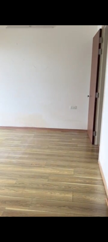 Room in 2 BHK Apartment at LnT Realty Crescent Bay, Parel – for Rent