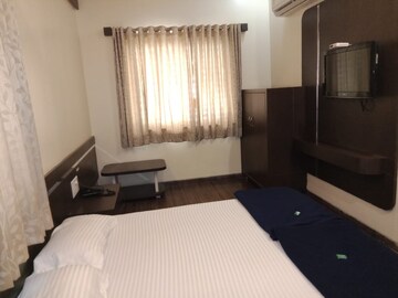 Living Room in 4 BHK Apartment at CCI Rivali Park, Borivali East – for Sale