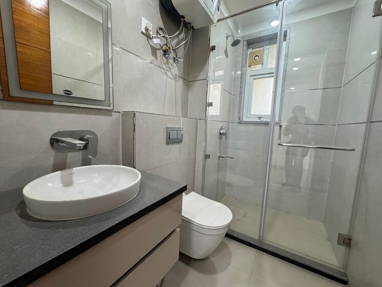 Bathroom, sector 57 3 Bedroom 263 Sq.Yd. Builder Floor In Sector 57 Gurgaon 9175467
