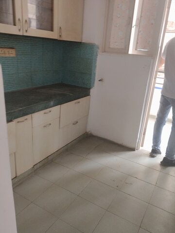 Master Bedroom in 2 BHK Apartment at Sector 46 – for Rent