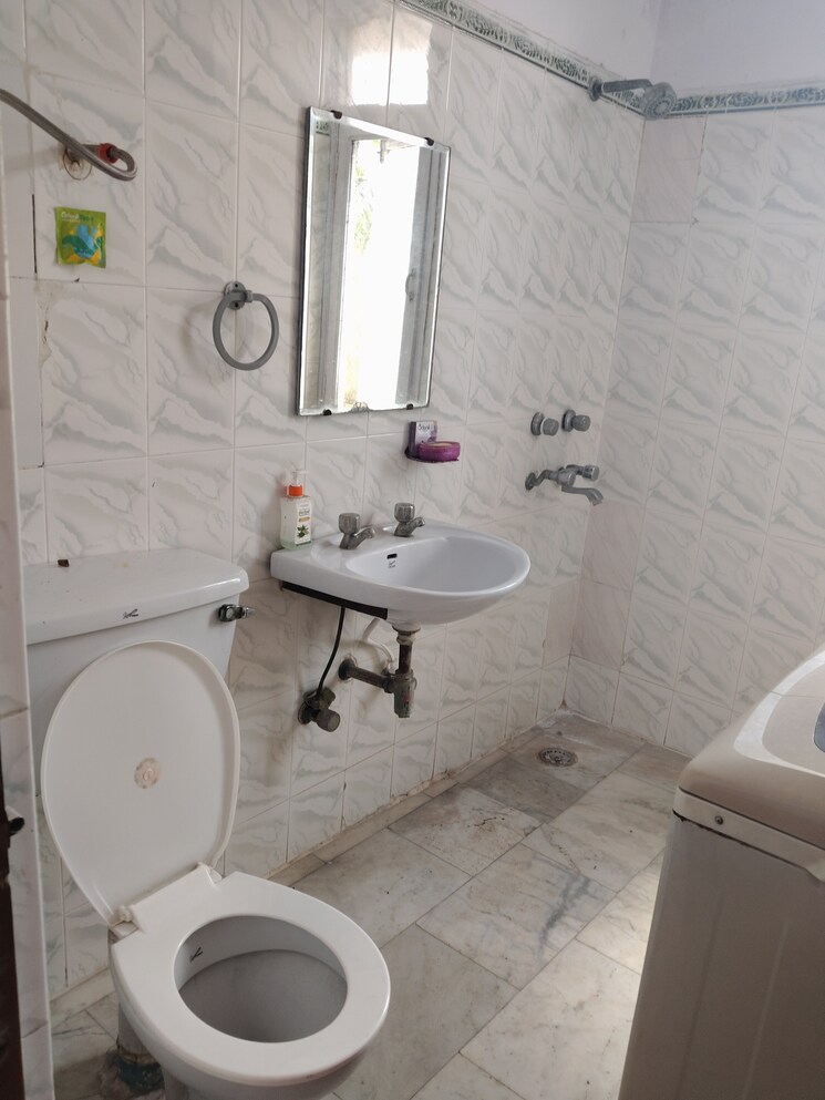 Bathroom, sector 46 2 Bedroom 900 Sq.Ft. Apartment In Sector 46 Faridabad 9175466