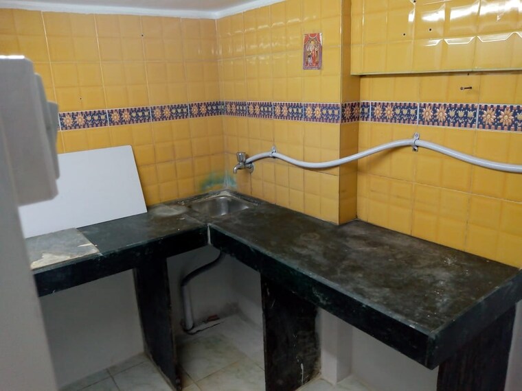 Kitchen, andheri west Commercial Office Space 700 Sq.Ft. In Andheri West Mumbai 9175464