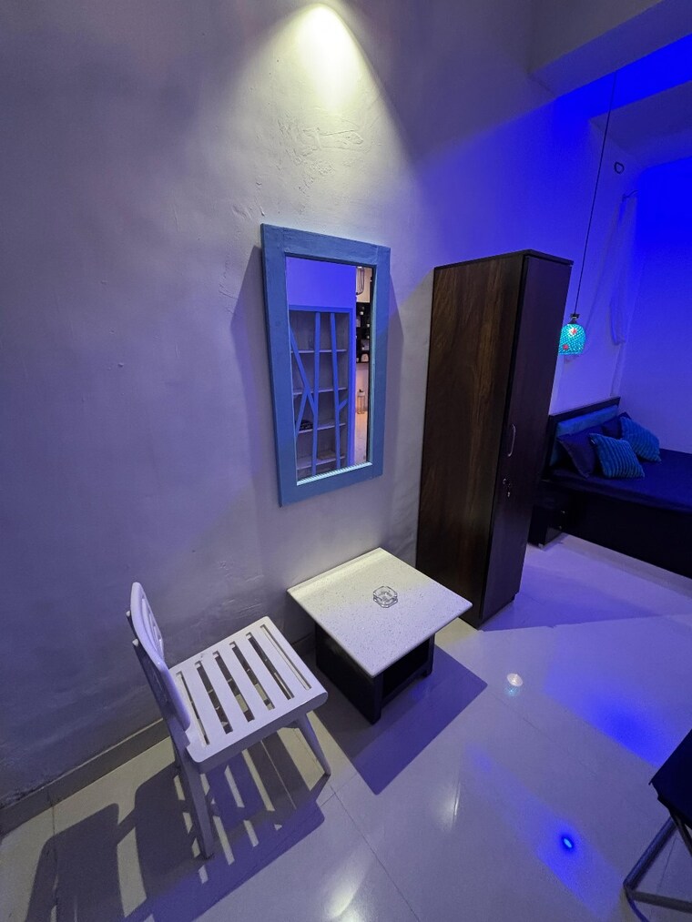 Living Room, andheri west Commercial Office Space 450 Sq.Ft. In Andheri West Mumbai 9175470