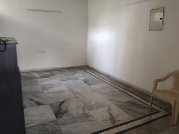 Room in 3 BHK Apartment at Sector 21c – for Rent