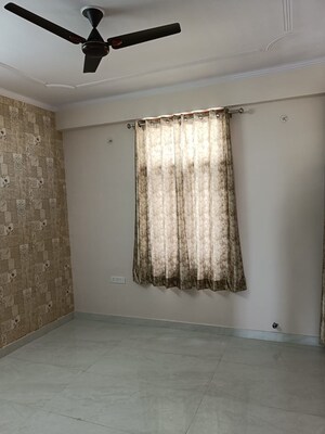 Building Lobby in 3 BHK Builder Floor at Mansarovar Extension – for Sale