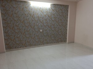 Room in 3 BHK Builder Floor at Mansarovar Extension – for Sale