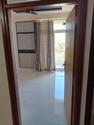 Room in 3 BHK Builder Floor at Mansarovar Extension – for Sale
