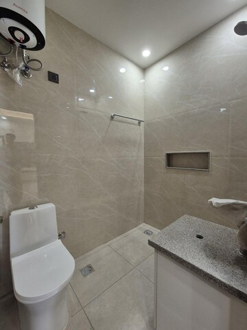 Bathroom in 2.5 BHK Builder Floor at Sector 57 – for Rent