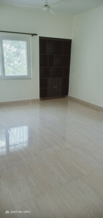 Room in 3 BHK Apartment at DDA Rosewood Apartments, Vasant Kunj – for Rent