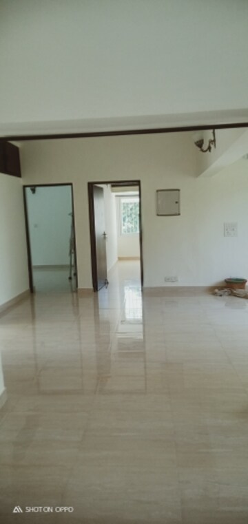 Room in 3 BHK Apartment at DDA Rosewood Apartments, Vasant Kunj – for Rent