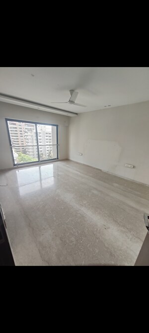 Room in 3 BHK Apartment at Shivdham CHS Santacruz, Santacruz West – for Sale