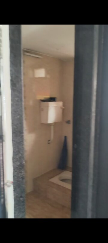 Master Bedroom in 2 BHK Apartment at Kurla West – for Rent