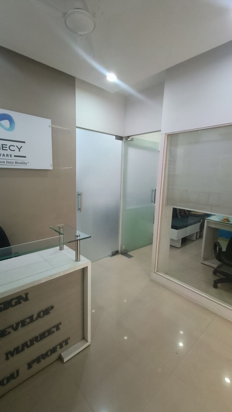 Team Area, alkapuri Commercial Office Space 1150 Sq.Ft. In Alkapuri Vadodara 9175504