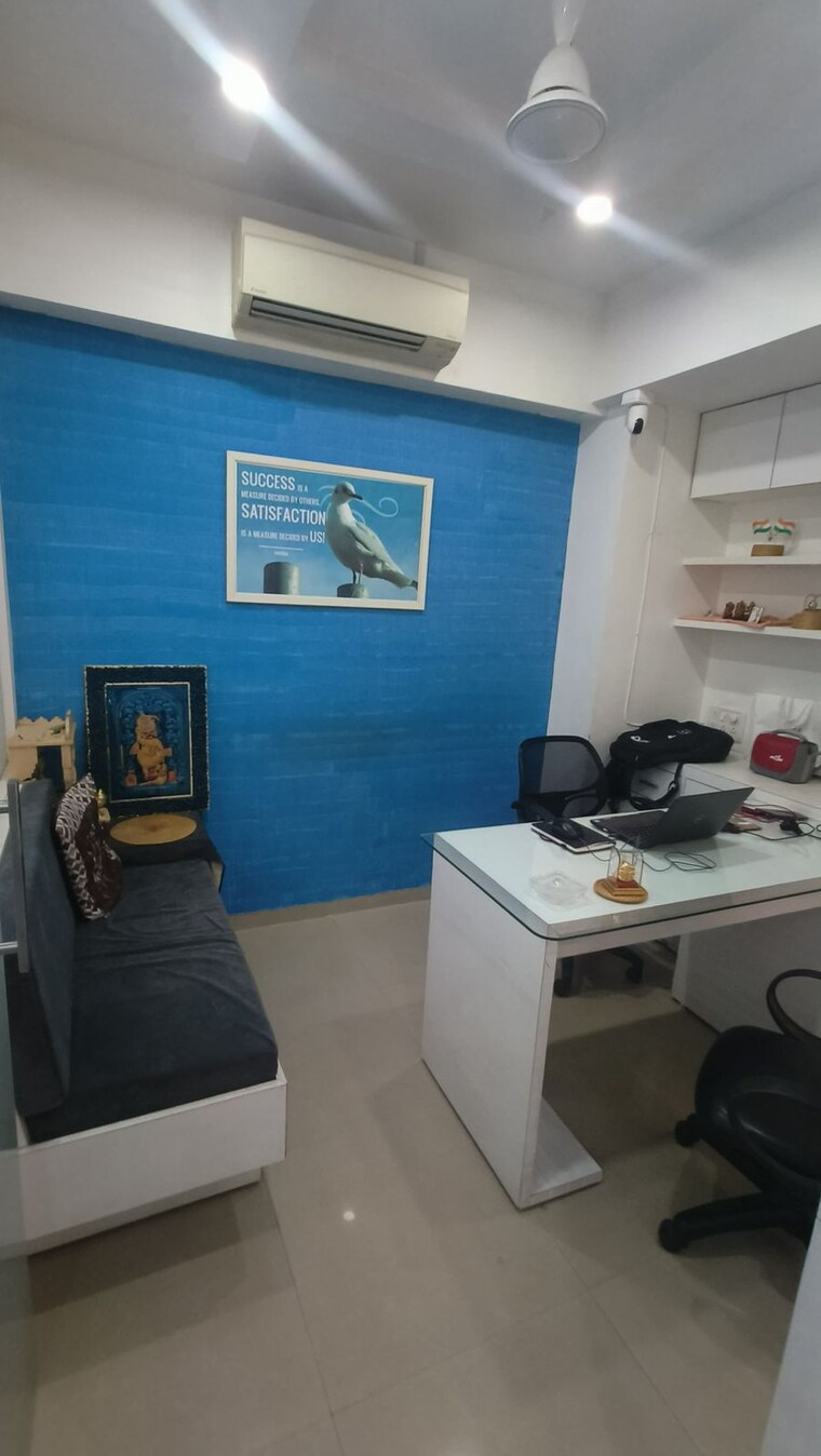 Team Area, alkapuri Commercial Office Space 1150 Sq.Ft. In Alkapuri Vadodara 9175504