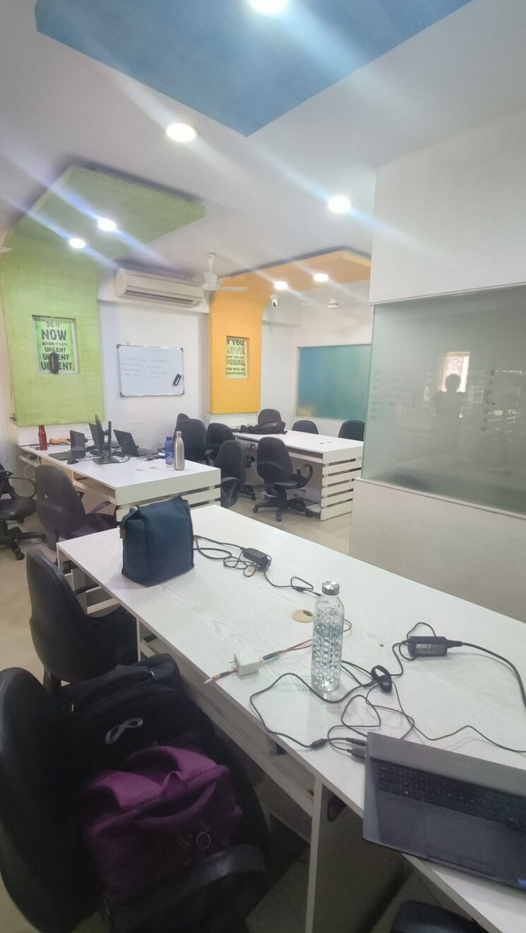 Team Area, alkapuri Commercial Office Space 1150 Sq.Ft. In Alkapuri Vadodara 9175504