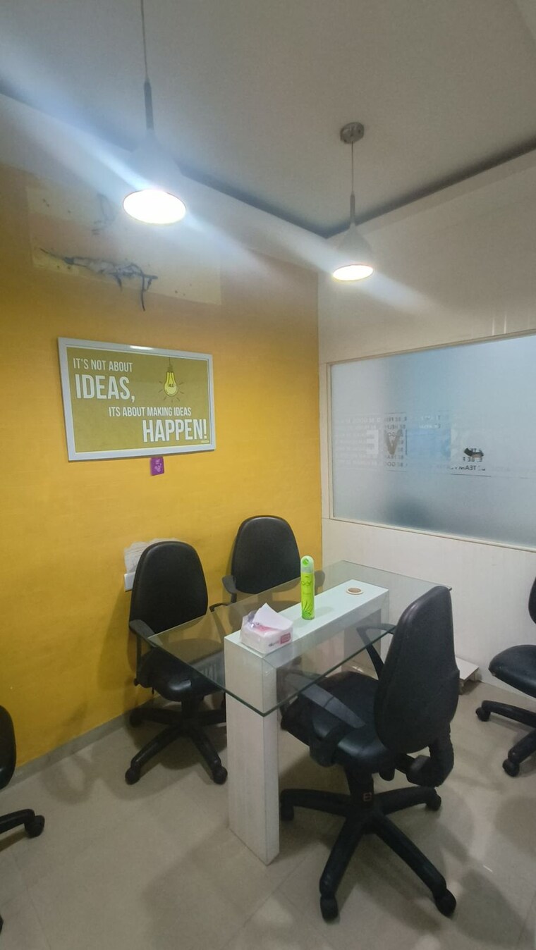 Team Area, alkapuri Commercial Office Space 1150 Sq.Ft. In Alkapuri Vadodara 9175504