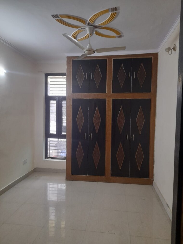 Room, sector 37 2 Bedroom 247 Sq.Yd. Builder Floor In Sector 37 Faridabad 9175530