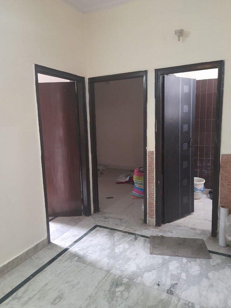 Room, sector 37 2 Bedroom 247 Sq.Yd. Builder Floor In Sector 37 Faridabad 9175530