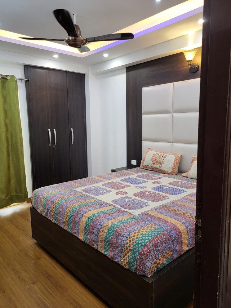 Bedroom, mahagun-moderne 3 Bedroom 1550 Sq.Ft. Apartment In Sector 78 Noida 9175542