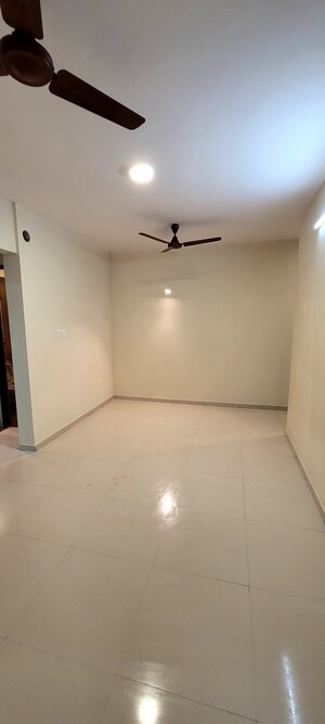 Room in 1.5 BHK Apartment at Marathon Nexzone, New Panvel – for Sale