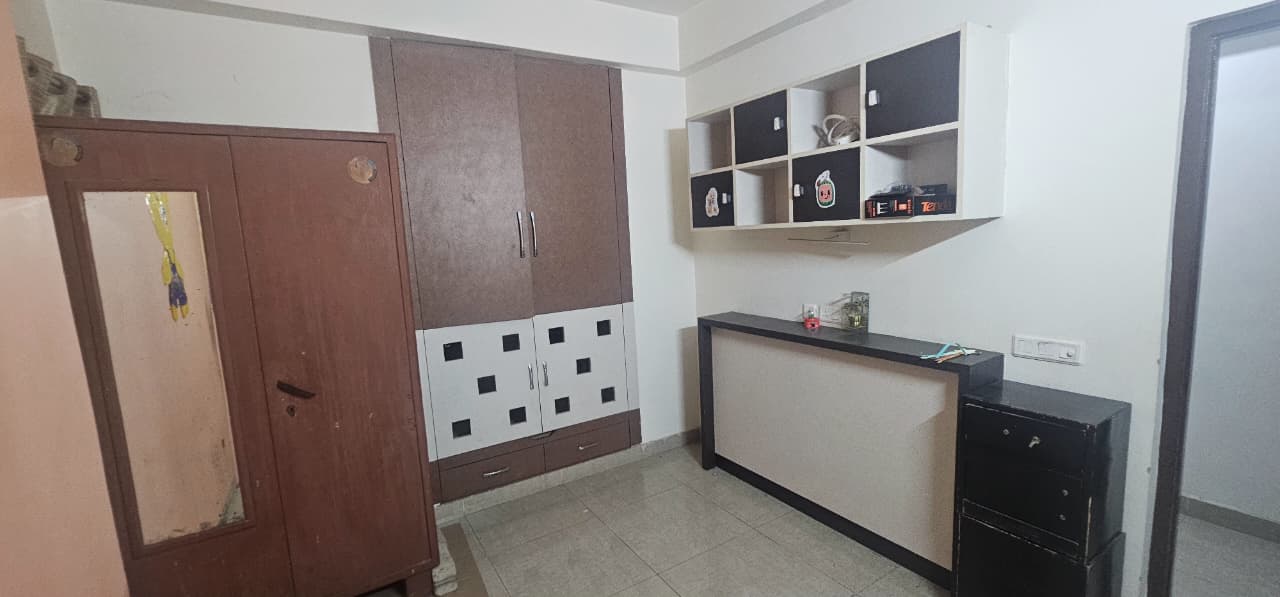 4 BHK + Pooja Room,Servant Room,Study Room Apartment For Sale in DLF The Camellias