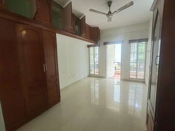 Room in 3 BHK Apartment at Hsr Layout – for Rent