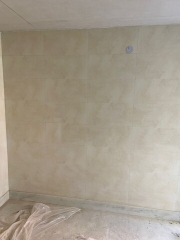 Room in 5 BHK Builder Floor at Anand Lok – for Rent