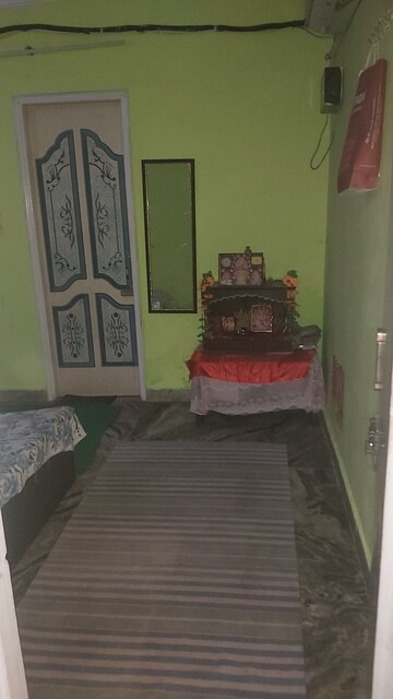 Bedroom in 2.5 BHK Builder Floor at Mayur Vihar – for Sale