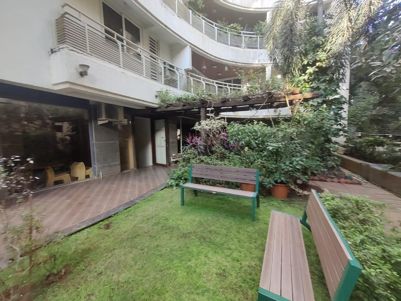 6 BHK 3500 Sq.Ft. Apartment in Evershine Jewel